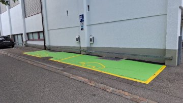 E-Ladestationen bei der Mehrzweckhalle