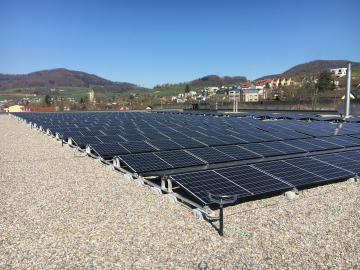 Photovoltaikanlage Hallenbaddach